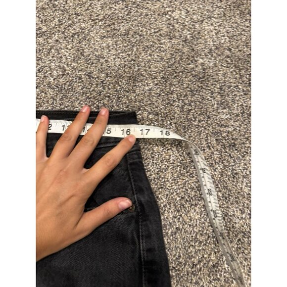 Levis Women’s ‘94 Baggy Black Denim Jeans Size 30 EUC - Picture 6 of 7